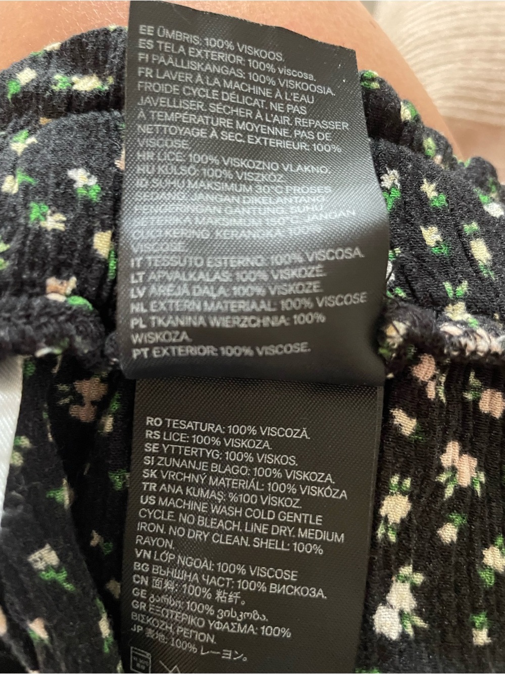 Divided by H&M Black Floral Women Shorts - Picture 5 of 6